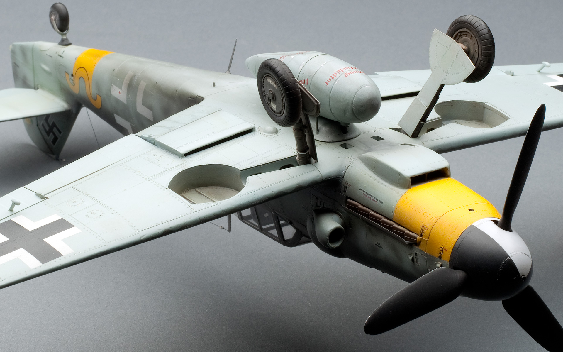 Мистер шмидт. Мессершмитт bf 109. Мистер Шмидт bf 109. БФ 109 ф4. Ме 109 самолет.